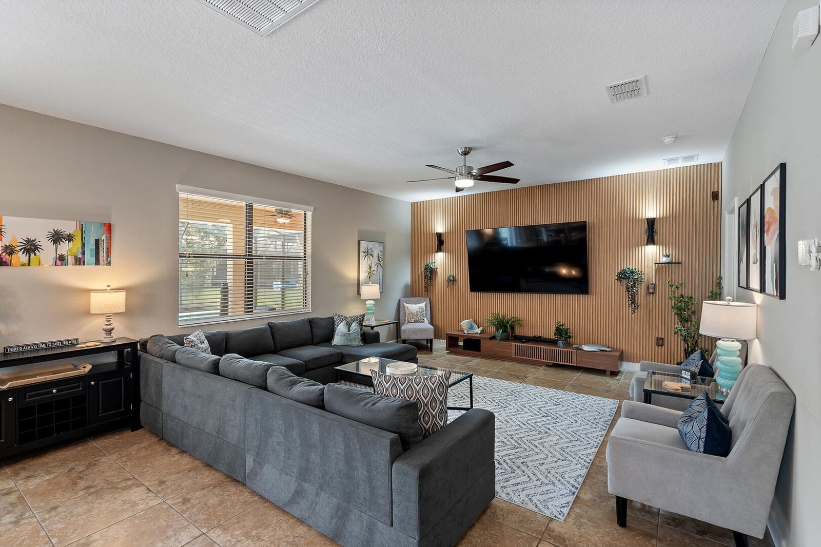 1431 Thunderbird Road